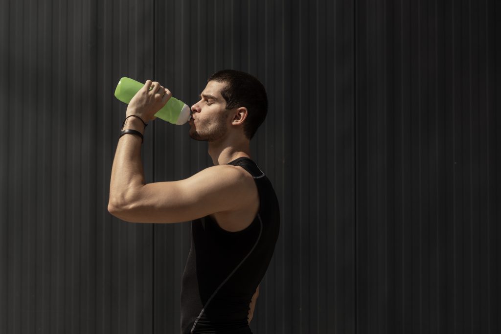 Drink Smarter, Train Harder: 6 Hydration Hacks Every Fitness Lover Needs 💧