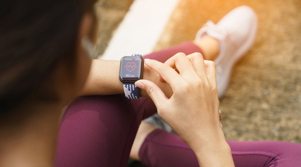 How Smartwatches Elevate Your Fitness Journey ⌚